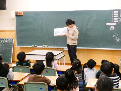 読み聞かせの様子