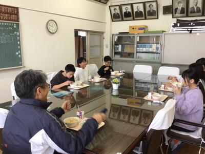 給食の様子